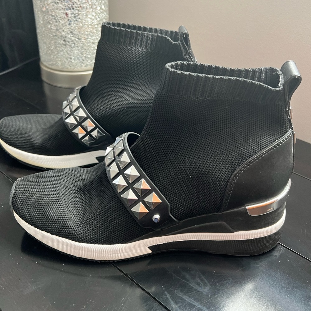 Michael Kors Skyler Booties - never worn